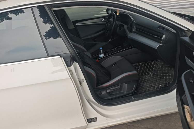 Used Volkswagen Lamando 2022 Lavida L 280TSI DSG Cool & Spicy Edition Right Front Seat