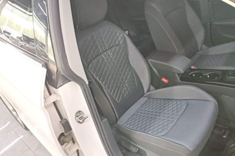 Used Volkswagen Lamando 2022 Lavida L 280TSI DSG Hot Edition Right Front Seat