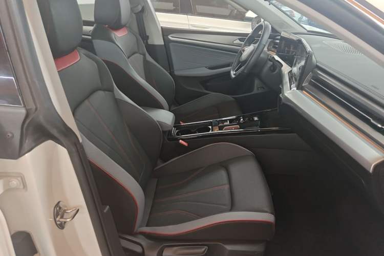 Used Volkswagen Lamando 2022 Lavida L 280TSI DSG Cool & Spicy Edition Right Front Seat