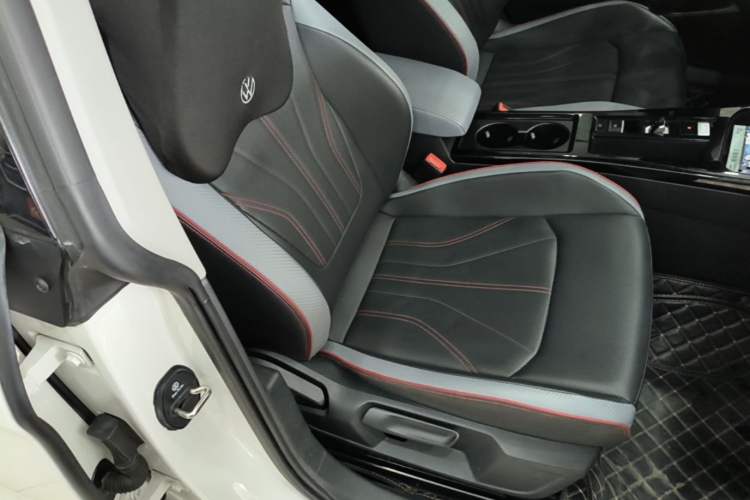 Used Volkswagen Lamando 2022 Lingdu L 280TSI DSG Spicy Edition Right Front Seat