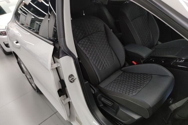 Used Volkswagen Lamando 2022 Lavida L 280TSI DSG Hot Edition Right Front Seat