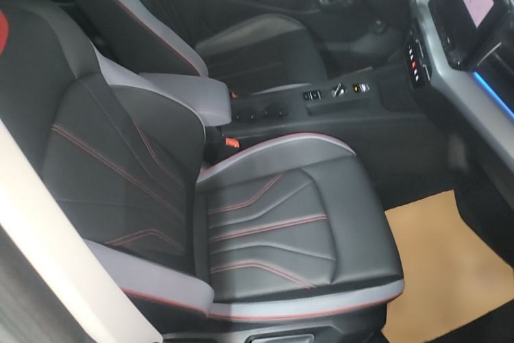 Used Volkswagen Lamando 2022 Lavida L 280TSI DSG Cool & Spicy Edition Right Front Seat