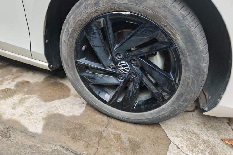 Used Volkswagen Lamando 2022 Lingdu L 280TSI DSG Spicy Edition Right Front Wheel Hub