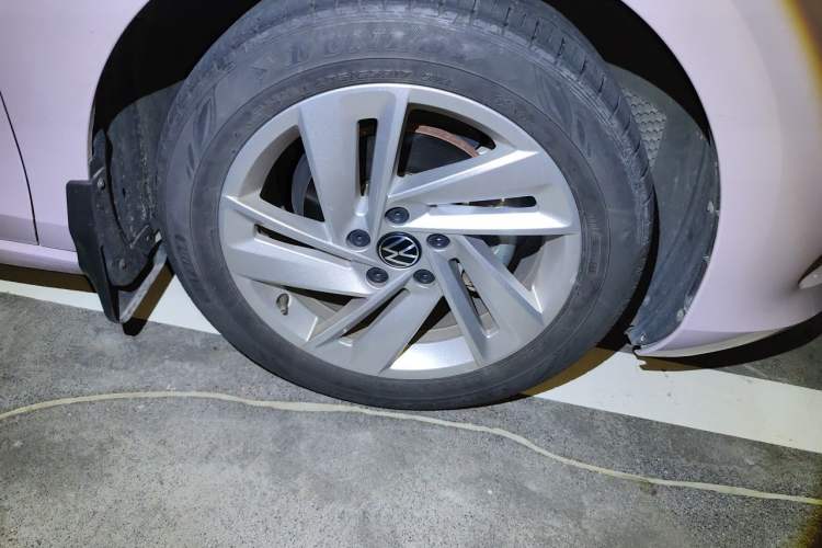 Used Volkswagen Lamando 2022 Lingdu L 280TSI DSG Spicy Edition Right Front Wheel Hub