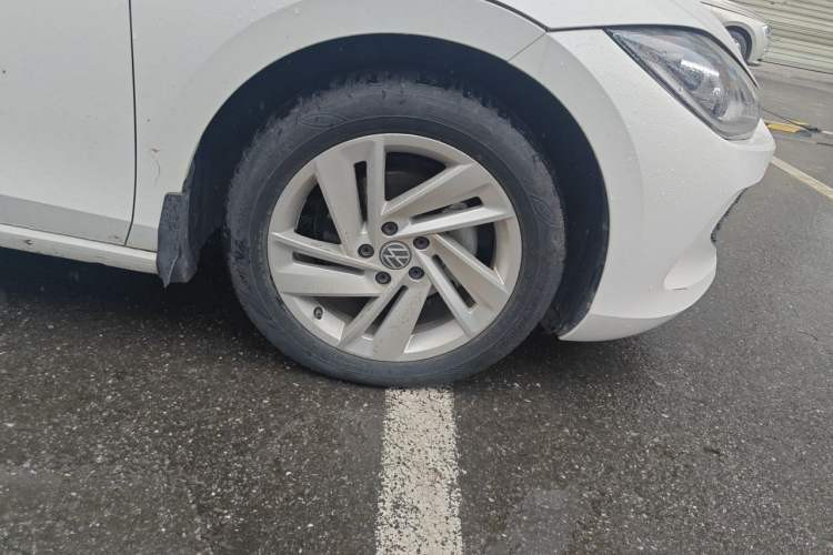 Used Volkswagen Lamando 2022 Lingdu L 280TSI DSG Spicy Edition Right Front Wheel Hub