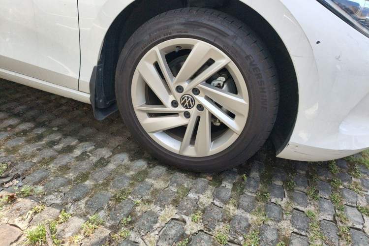 Used Volkswagen Lamando 2022 Lingdu L 280TSI DSG Spicy Edition Right Front Wheel Hub