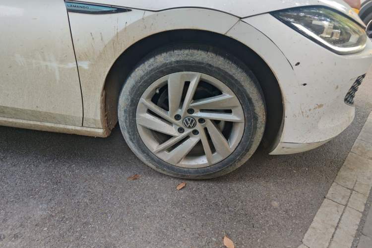 Used Volkswagen Lamando 2022 Lingdu L 280TSI DSG Spicy Edition Right Front Wheel Hub
