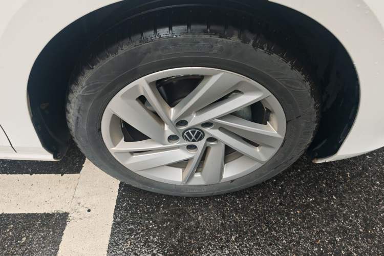 Used Volkswagen Lamando 2022 Lingdu L 280TSI DSG Spicy Edition Right Front Wheel Hub