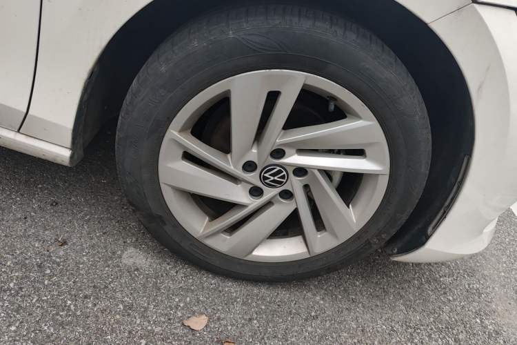 Used Volkswagen Lamando 2022 Lingdu L 280TSI DSG Spicy Edition Right Front Wheel Hub