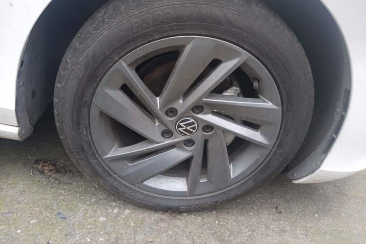 Used Volkswagen Lamando 2022 Lingdu L 280TSI DSG Spicy Edition Right Front Wheel Hub