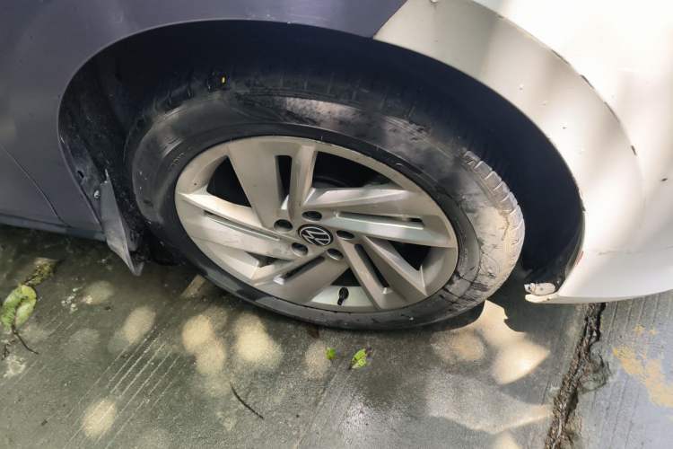 Used Volkswagen Lamando 2022 Lingdu L 280TSI DSG Spicy Edition Right Front Wheel Hub