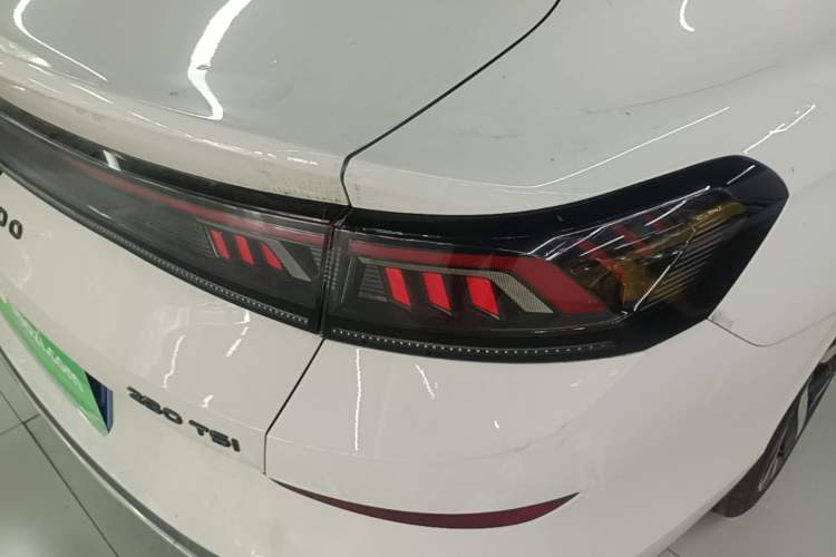 Used Volkswagen Lamando 2022 Lavida L 280TSI DSG Cool & Spicy Edition Right Rear Taillight