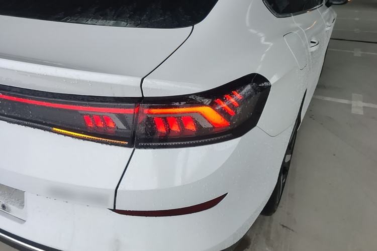 Used Volkswagen Lamando 2022 Lavida L 280TSI DSG Cool & Spicy Edition Right Rear Taillight