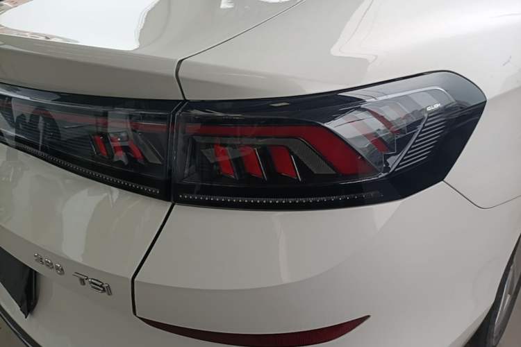 Used Volkswagen Lamando 2022 Lingdu L 280TSI DSG Spicy Edition Right Rear Taillight