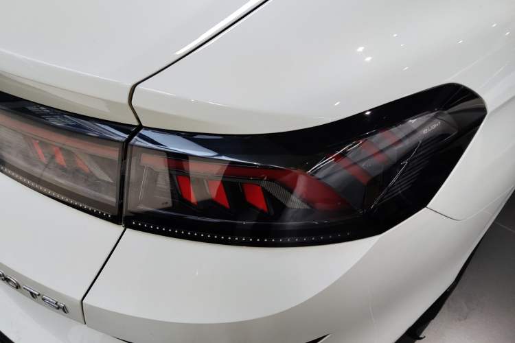 Used Volkswagen Lamando 2022 Lingdu L 280TSI DSG Spicy Edition Right Rear Taillight
