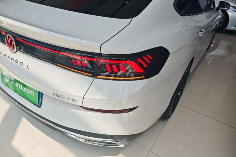 Used Volkswagen Lamando 2022 Lavida L 280TSI DSG Cool & Spicy Edition Right Rear Taillight