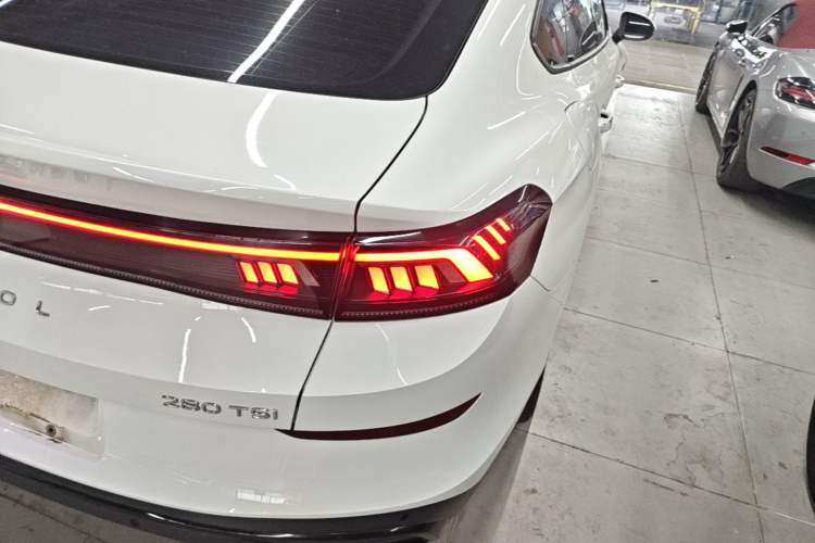 Used Volkswagen Lamando 2022 Lingdu L 280TSI DSG Spicy Edition Right Rear Taillight