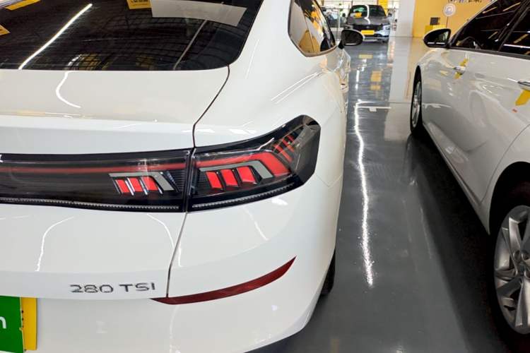 Used Volkswagen Lamando 2022 Lingdu L 280TSI DSG Spicy Edition Right Rear Taillight