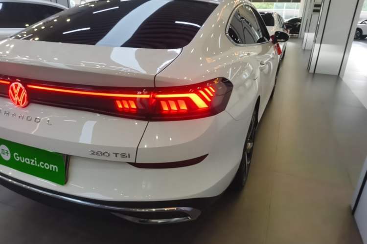 Used Volkswagen Lamando 2022 Lavida L 280TSI DSG Cool & Spicy Edition Right Rear Taillight
