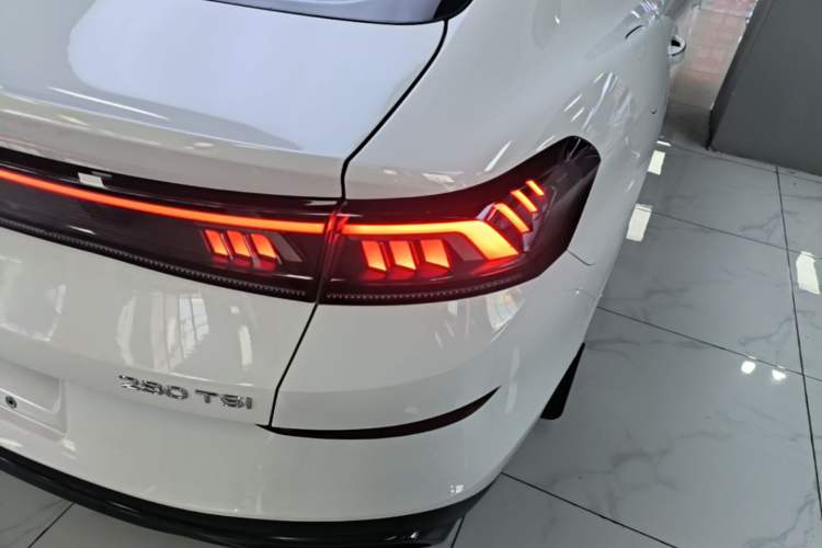 Used Volkswagen Lamando 2022 Lingdu L 280TSI DSG Spicy Edition Right Rear Taillight