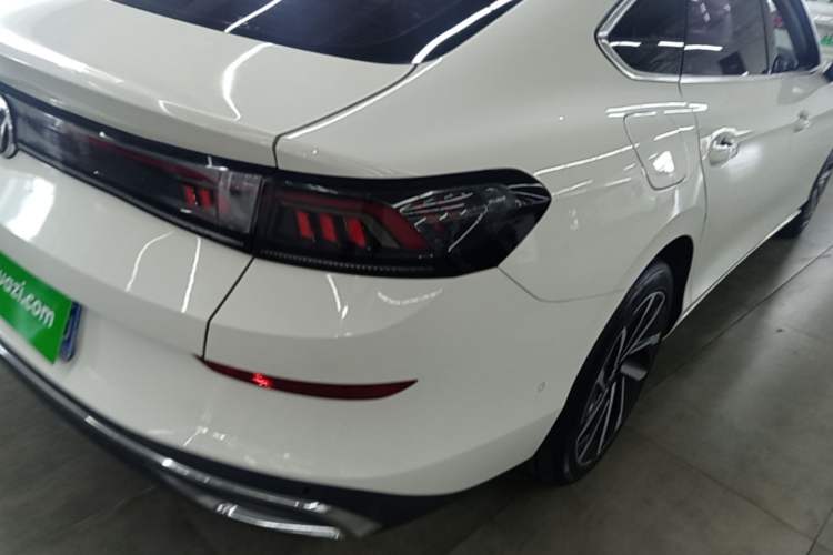 Used Volkswagen Lamando 2022 Lingdu L 280TSI DSG Ultra-Spicy Flagship Edition Right Rear Taillight