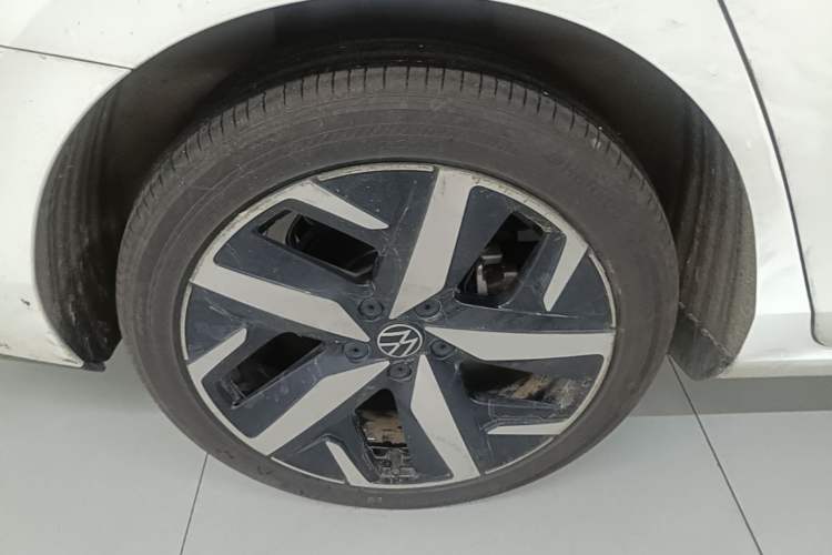 Used Volkswagen Lamando 2022 Lavida L 280TSI DSG Cool & Spicy Edition Right Rear Wheel Hub