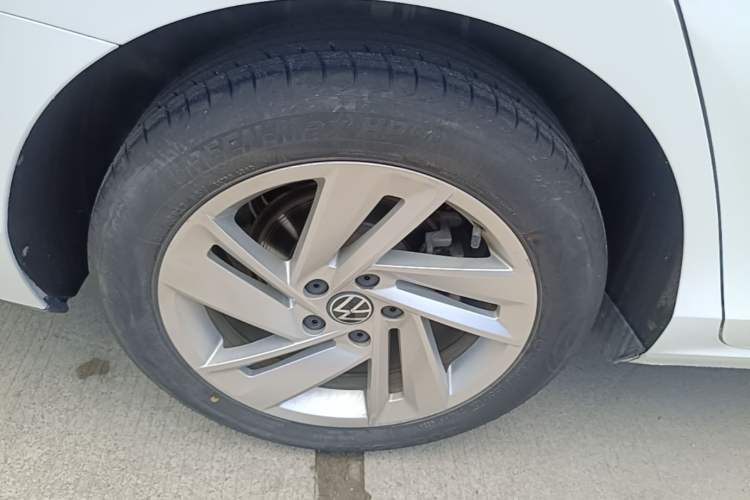 Used Volkswagen Lamando 2022 Lingdu L 280TSI DSG Spicy Edition Right Rear Wheel Hub