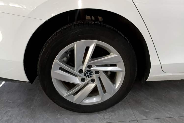 Used Volkswagen Lamando 2022 Lavida L 280TSI DSG Hot Edition Right Rear Wheel Hub