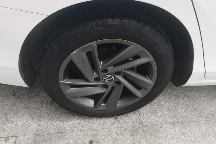 Used Volkswagen Lamando 2022 Lingdu L 280TSI DSG Spicy Edition Right Rear Wheel Hub