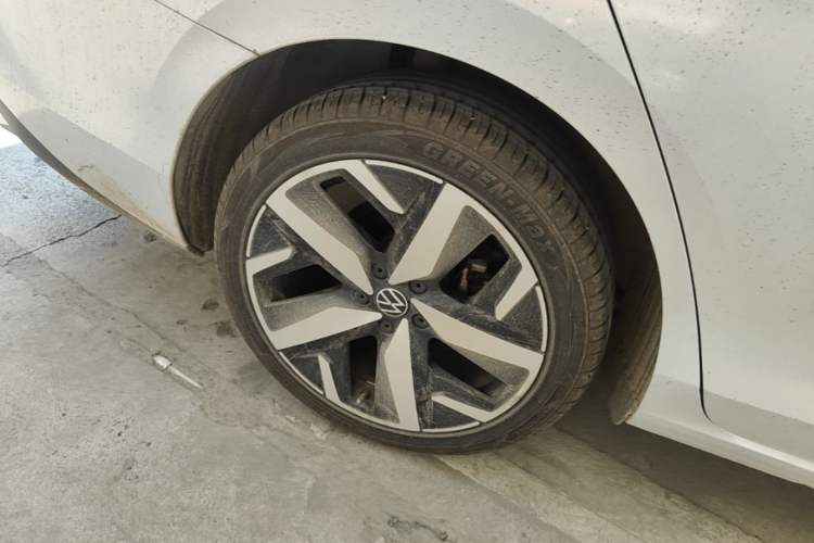 Used Volkswagen Lamando 2022 Lavida L 280TSI DSG Cool & Spicy Edition Right Rear Wheel Hub
