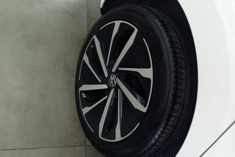 Used Volkswagen Lamando 2022 Lingdu L 280TSI DSG Ultra-Spicy Flagship Edition Right Rear Wheel Hub