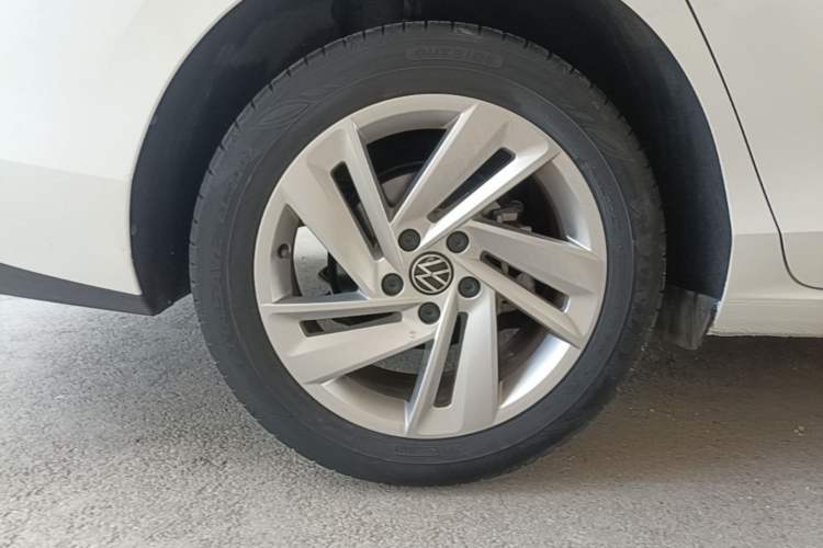 Used Volkswagen Lamando 2022 Lavida L 280TSI DSG Hot Edition Right Rear Wheel Hub