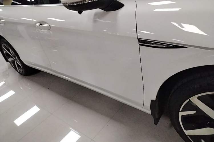 Used Volkswagen Lamando 2022 Lavida L 280TSI DSG Cool & Spicy Edition Right Side Sill