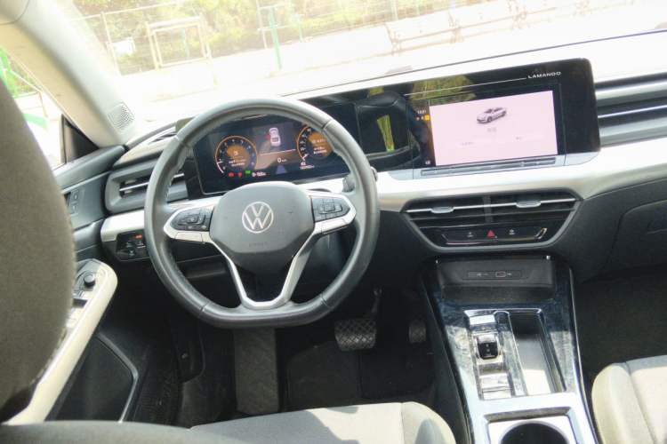 Used Volkswagen Lamando 2022 Lavida L 280TSI DSG Hot Edition Steering Wheel