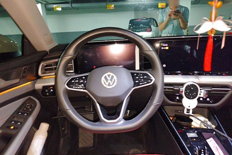 Used Volkswagen Lamando 2022 Lavida L 280TSI DSG Cool & Spicy Edition Steering Wheel