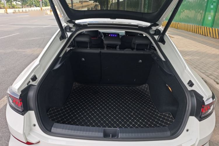 Used Volkswagen Lamando 2022 Lavida L 280TSI DSG Cool & Spicy Edition Trunk