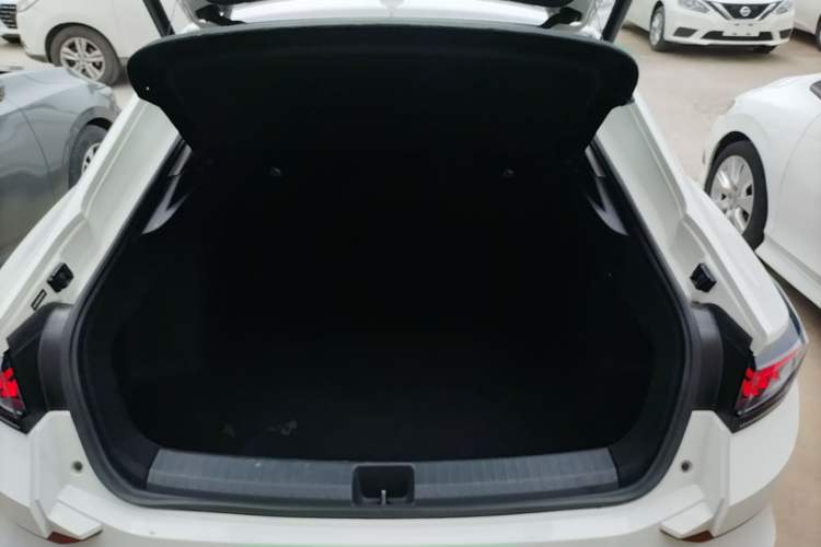Used Volkswagen Lamando 2022 Lavida L 280TSI DSG Cool & Spicy Edition Trunk