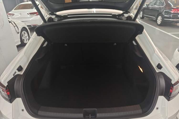 Used Volkswagen Lamando 2022 Lavida L 280TSI DSG Cool & Spicy Edition Trunk