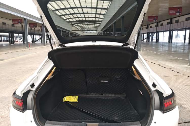 Used Volkswagen Lamando 2022 Lingdu L 280TSI DSG Spicy Edition Trunk