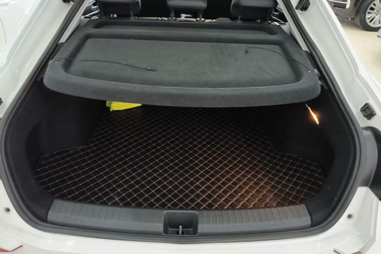 Used Volkswagen Lamando 2022 Lingdu L 280TSI DSG Spicy Edition Trunk