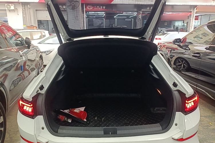 Used Volkswagen Lamando 2022 Lavida L 280TSI DSG Cool & Spicy Edition Trunk