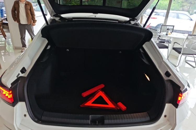 Used Volkswagen Lamando 2022 Lingdu L 280TSI DSG Spicy Edition Trunk