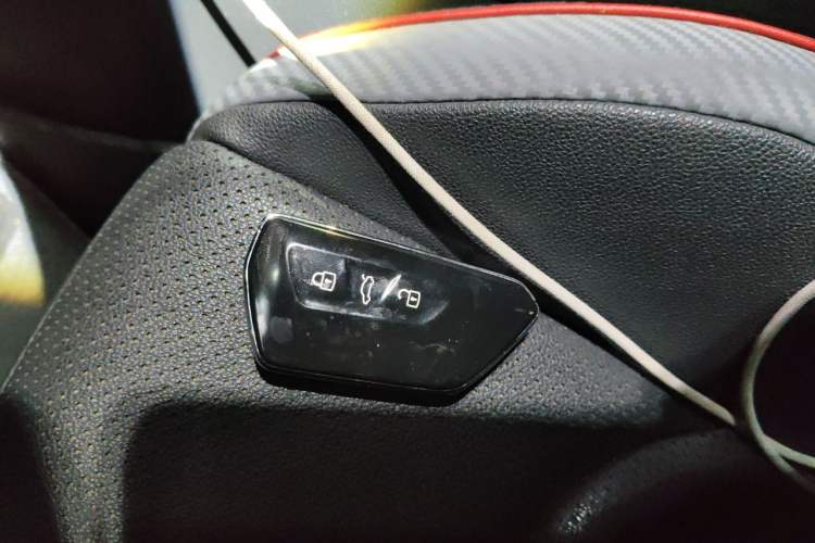 Used Volkswagen Lamando 2022 Lavida L 280TSI DSG Cool & Spicy Edition Vehicle Key