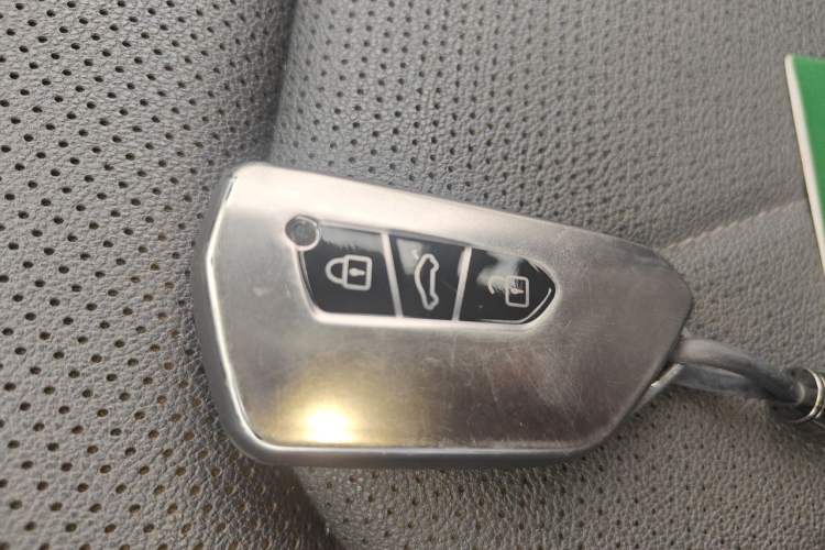 Used Volkswagen Lamando 2022 Lavida L 280TSI DSG Cool & Spicy Edition Vehicle Key