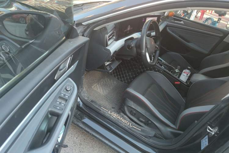 Used Volkswagen Lamando 2023 Lavida L 280TSI DSG Cool & Spicy Edition Driver Seat