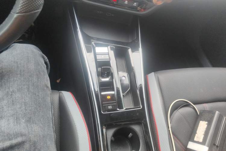 Used Volkswagen Lamando 2023 Lavida L 280TSI DSG Cool & Spicy Edition Gear Lever