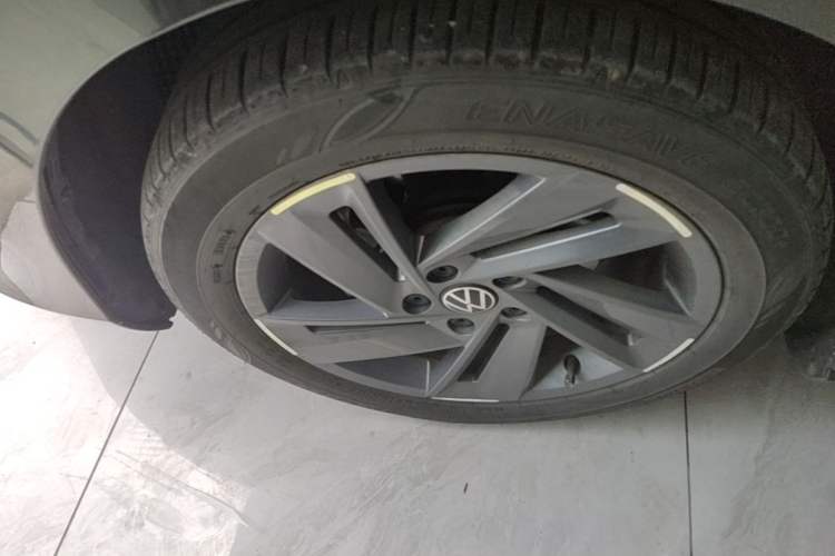 Used Volkswagen Lamando 2023 Lavida L 280TSI DSG Cool & Spicy Edition Left Front Wheel Hub