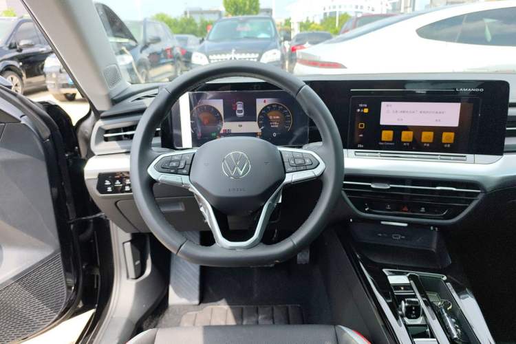 Used Volkswagen Lamando 2023 Lavida L 280TSI DSG Spicy Edition Steering Wheel