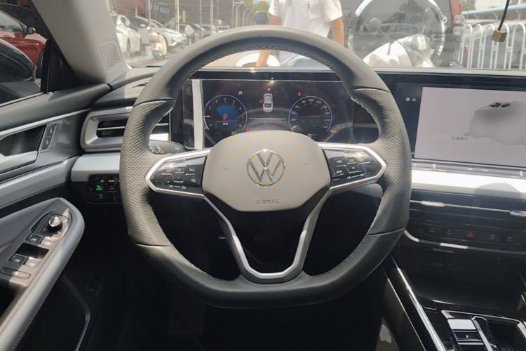 Used Volkswagen Lamando 2023 Lavida L 280TSI DSG Cool & Spicy Edition Steering Wheel