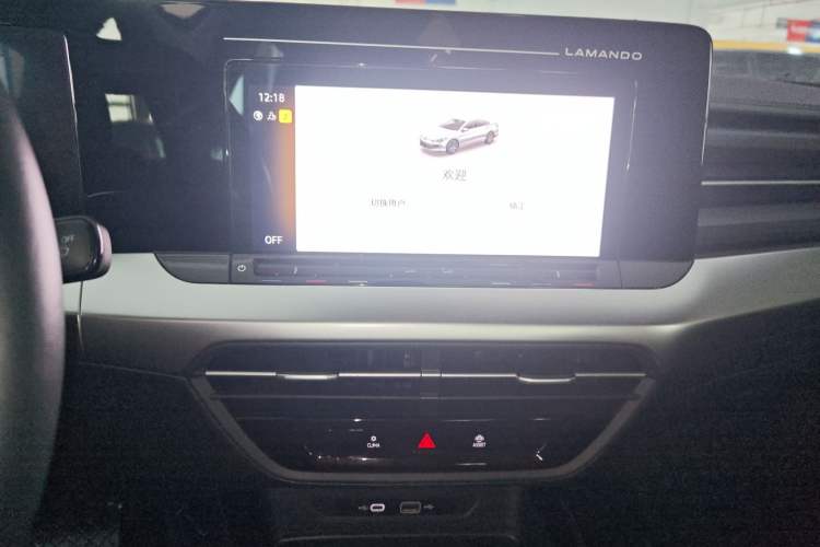 Used Volkswagen Lamando 2023 Lavida L 280TSI DSG Spicy Edition Audio And AC Panel
